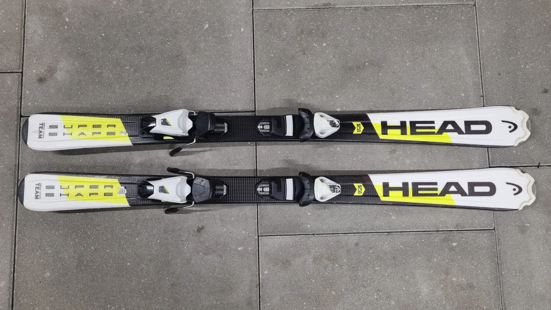 Head eRA 127cm mäesuusad koos klambritega