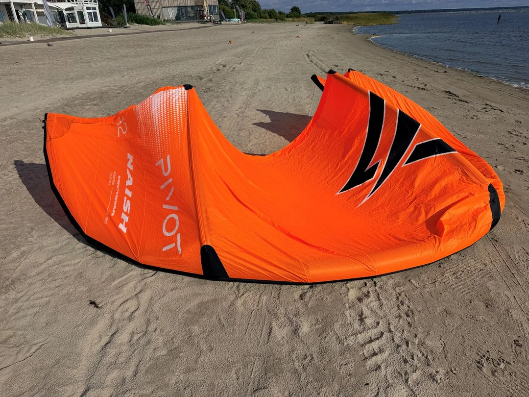 2026 naish pivot 12m lohe